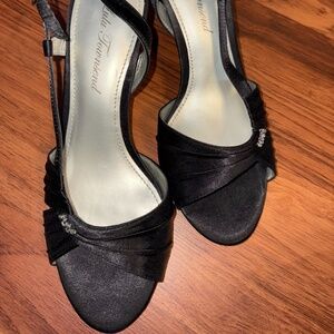 KITTEN HEEL WORN ONCE